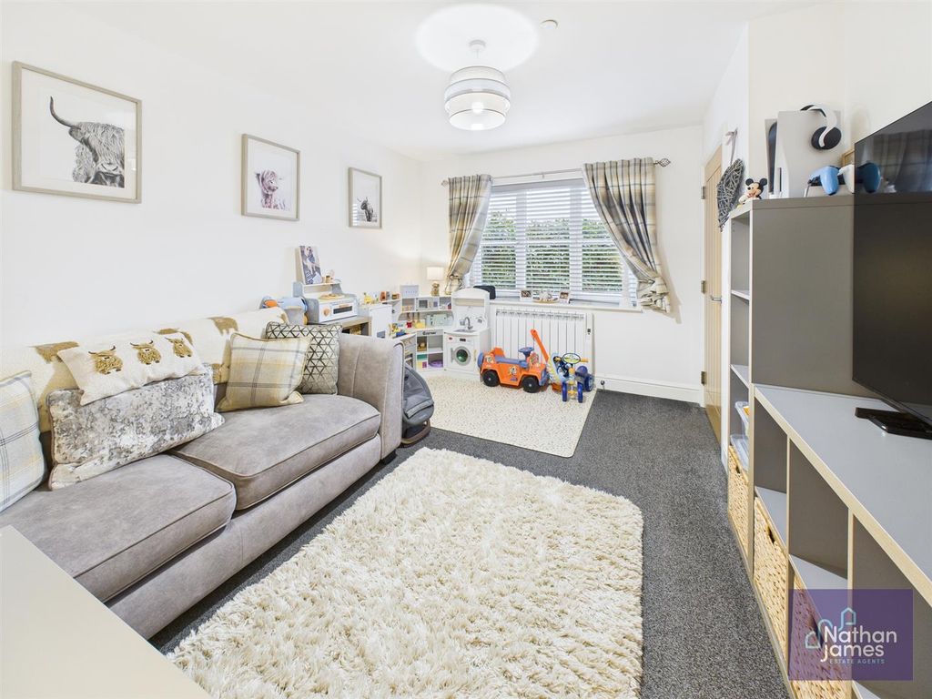 Property photo 2 of 16 Living Room