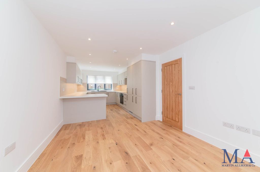 Property photo 3 of 24