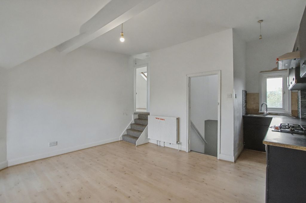 Property photo 3 of 14 Flat C, 38 Collingwood Avenue, Muswell Hill, London N10 3Ed