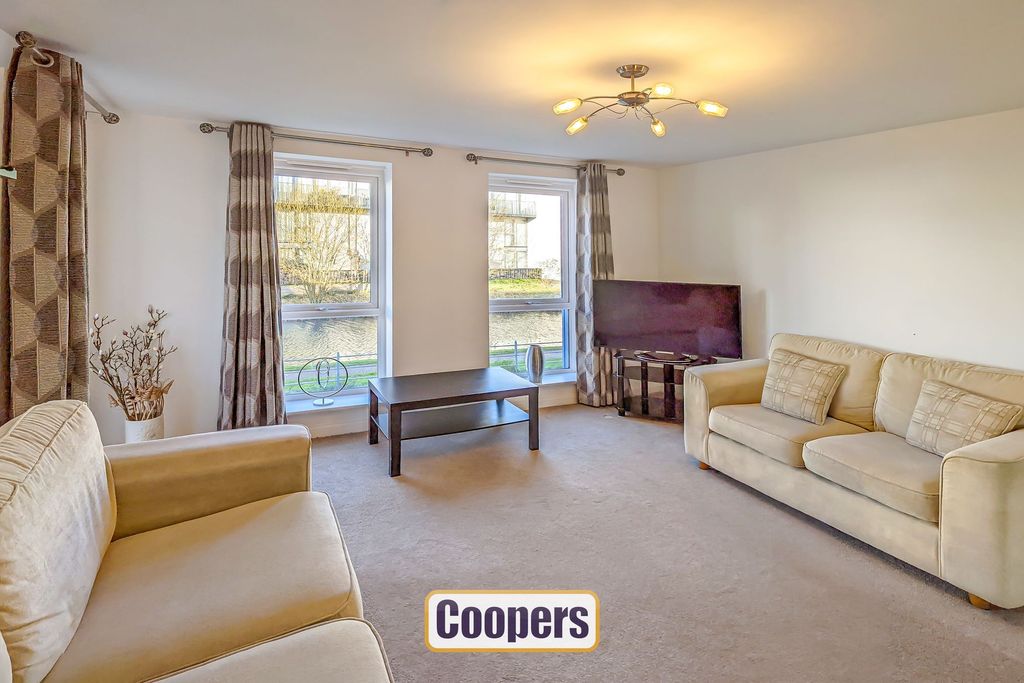 Property photo 3 of 14 Living Room