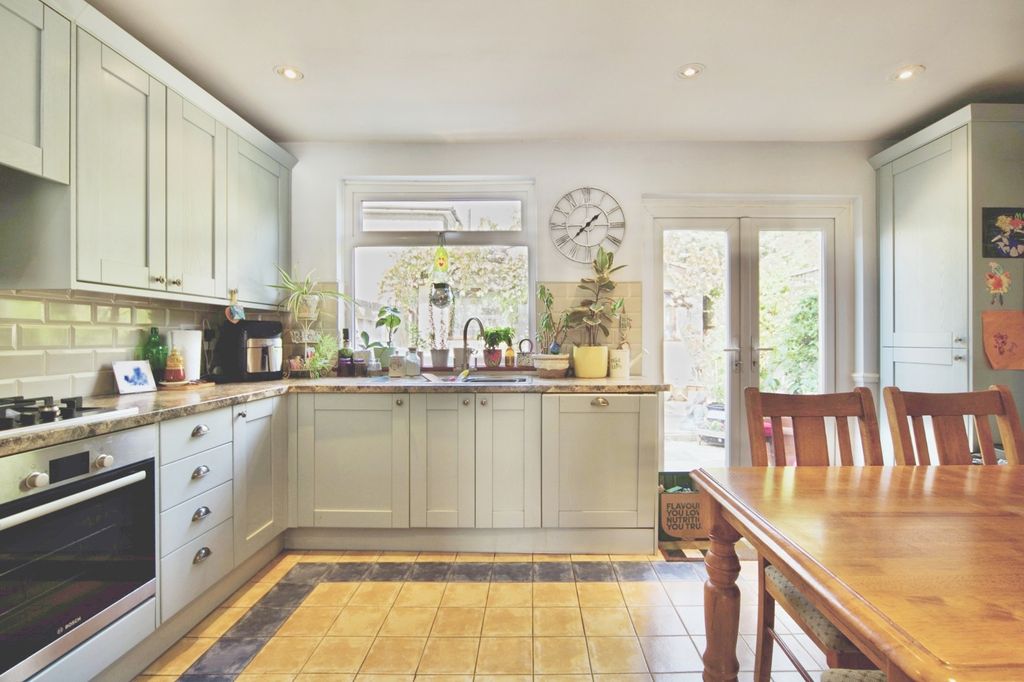 Property photo 3 of 15 Pbox-Img.Jpg