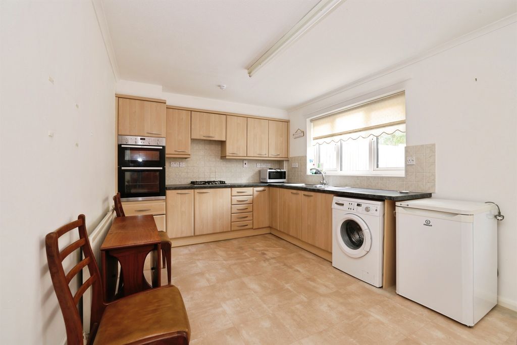 Property photo 3 of 15