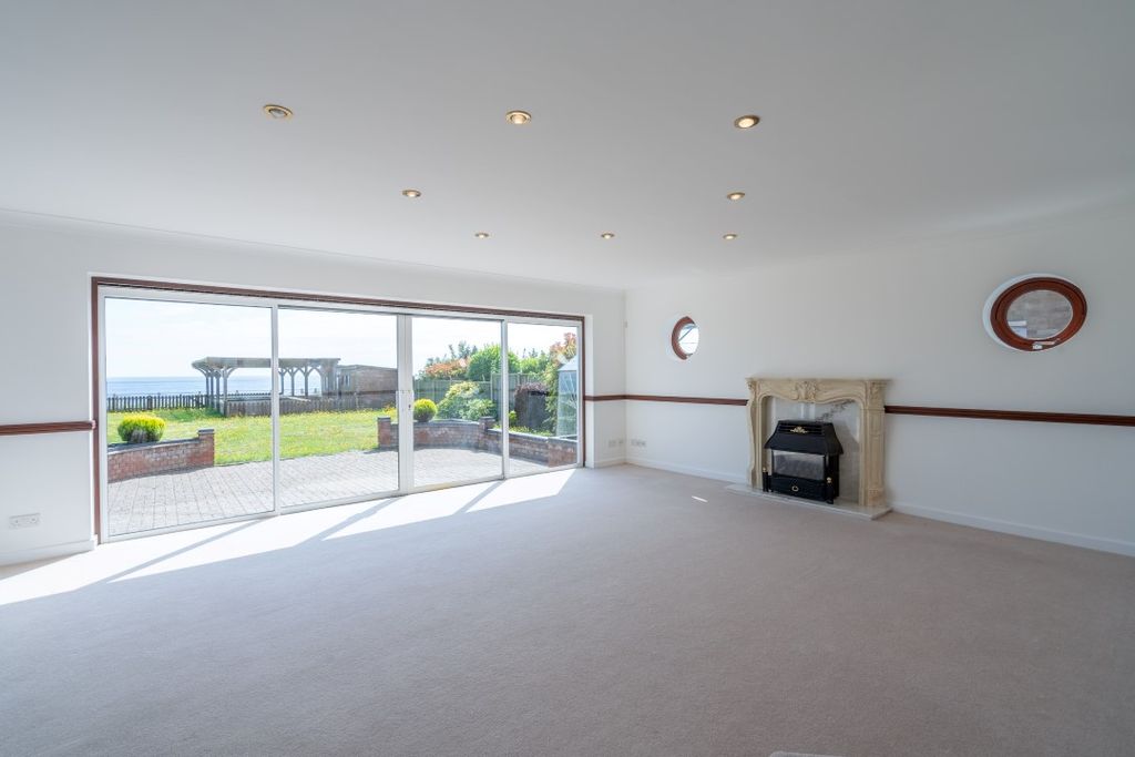 Property photo 2 of 25 Cr6