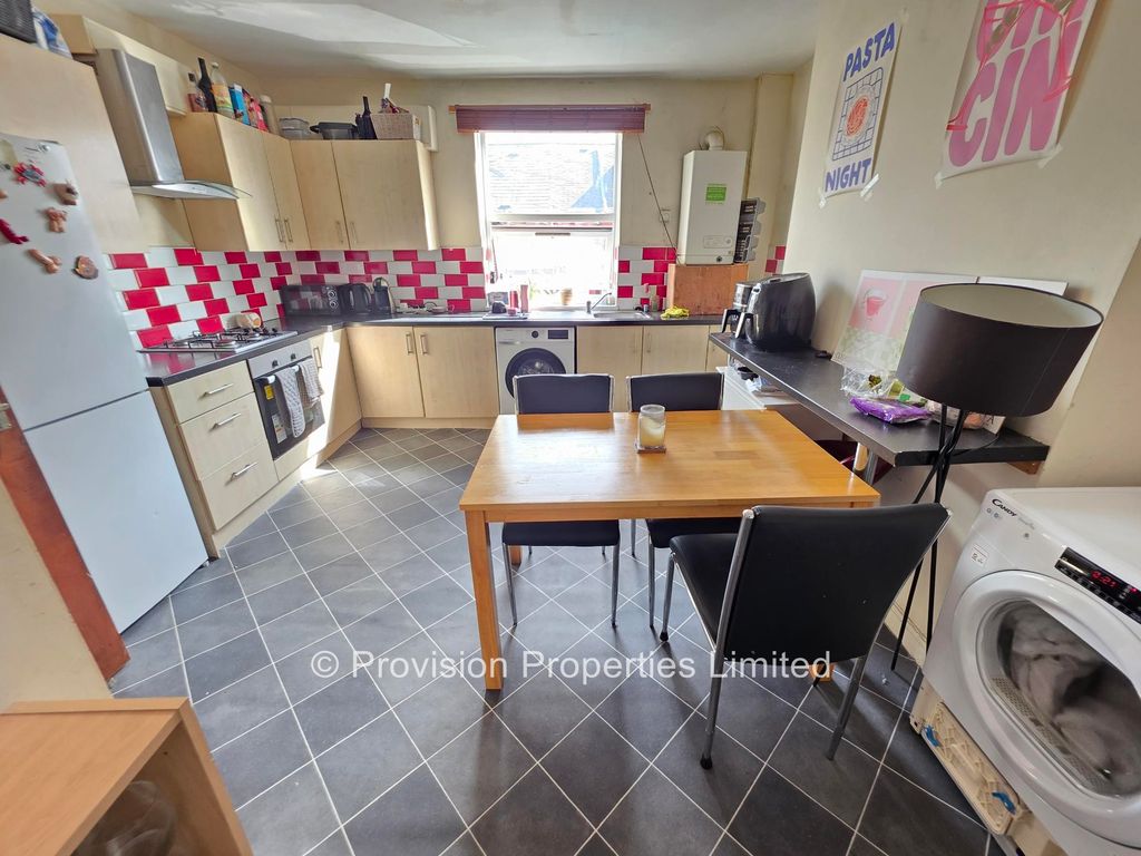 Property photo 2 of 11 Photo
