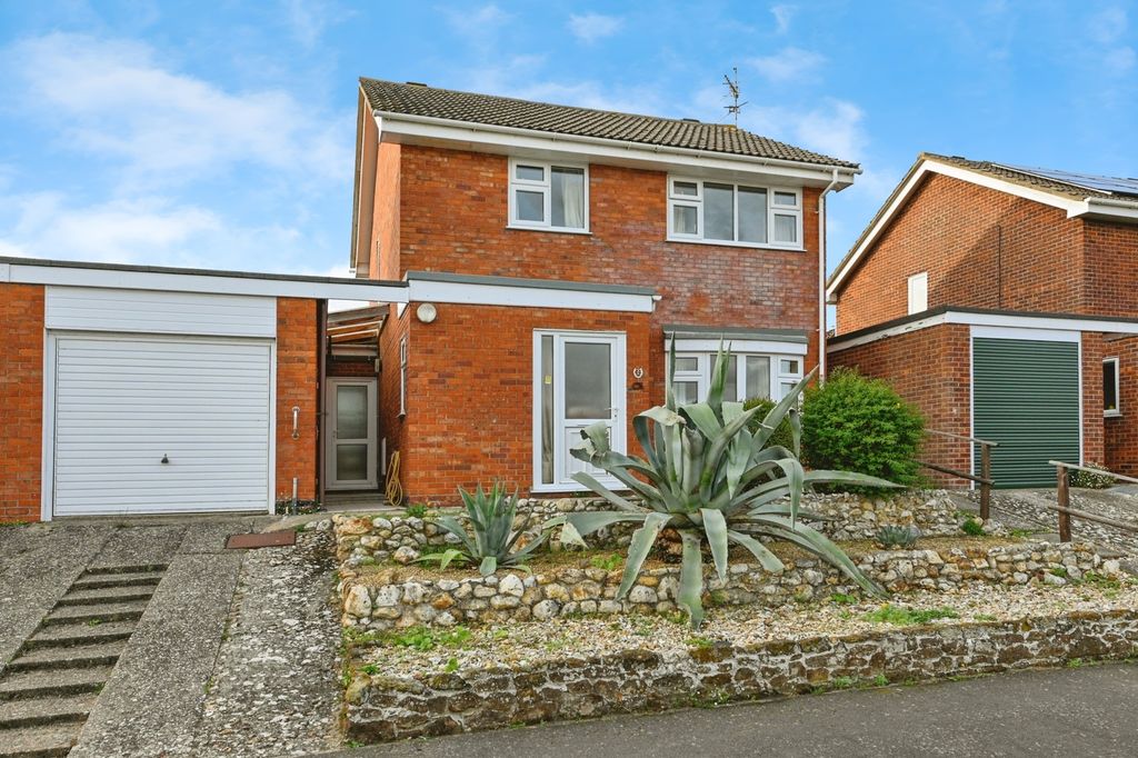 Property photo 1 of 17 Photo