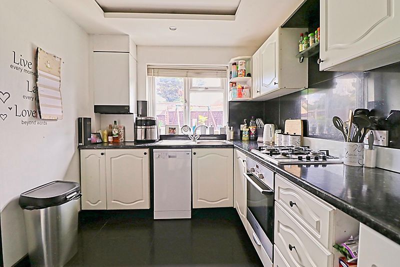 Property photo 3 of 9 Kitchen