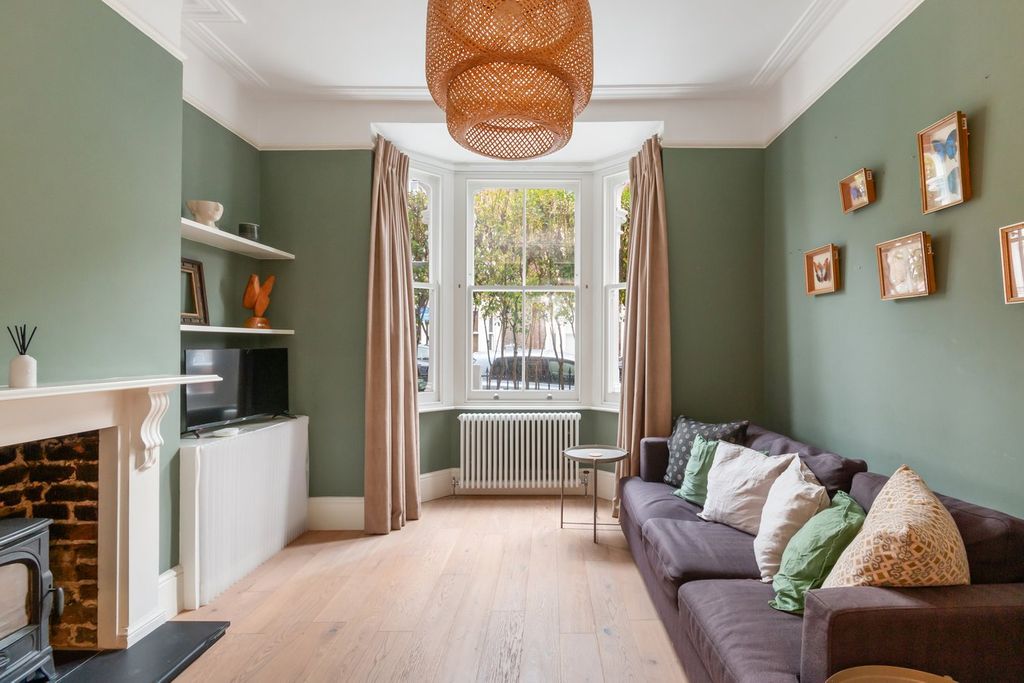 Property photo 3 of 19