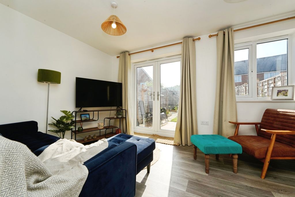 Property photo 2 of 12 Pbox-Img.Jpg