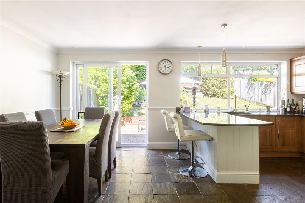 Property photo 2 of 23