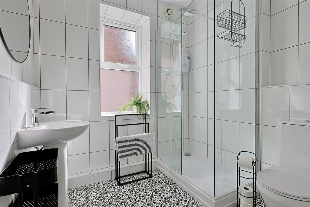 Property photo 3 of 18 079Bbb7C-A7Cf-4B46-93Db-F676Ebccfb44_1_201_A.Jpeg