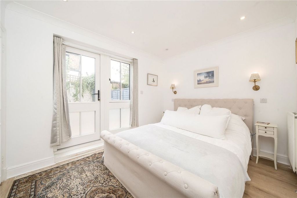 Property photo 2 of 7