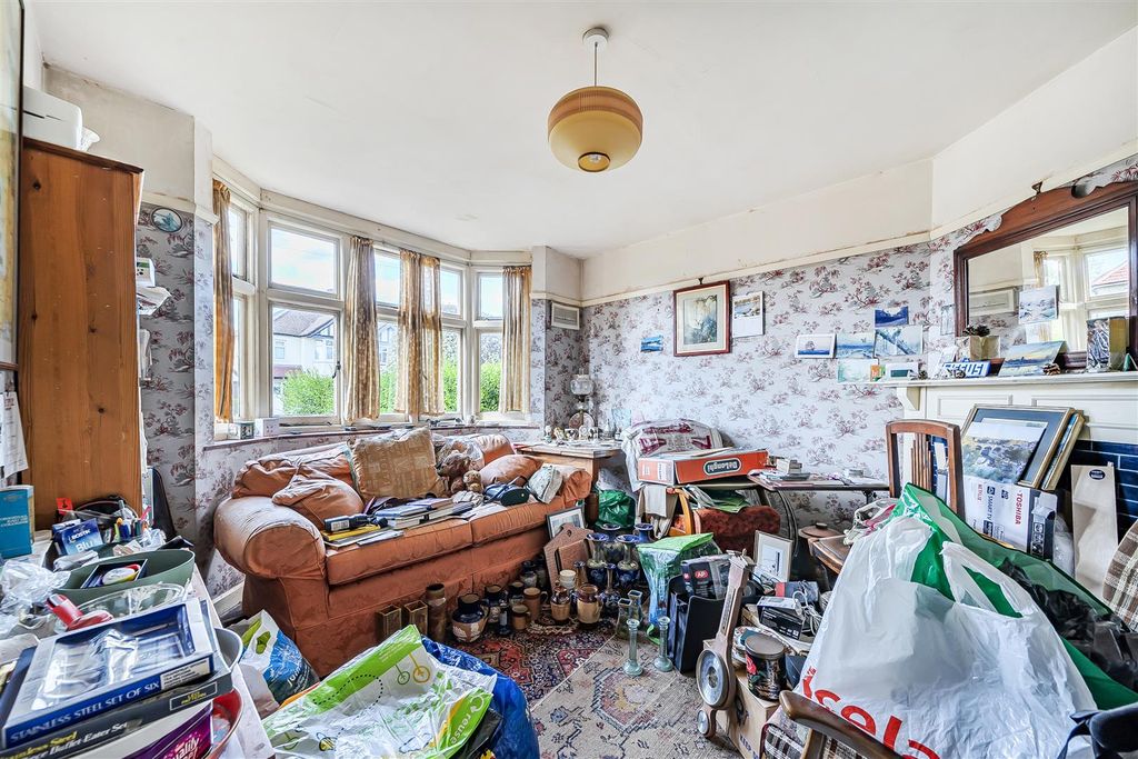 Property photo 2 of 13 1323809-9-686Ff1d9c6Fc8.Jpg