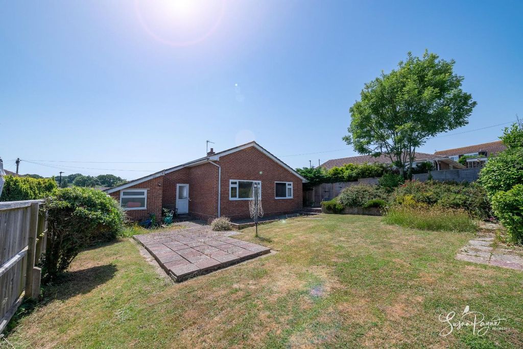 Property photo 2 of 25
