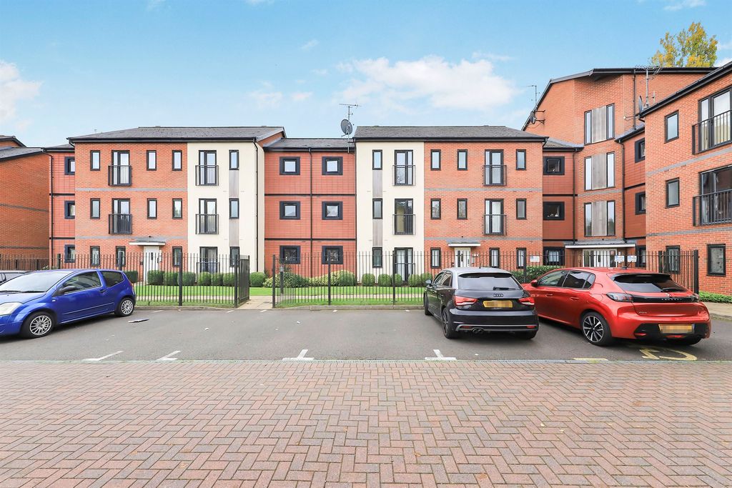 Property photo 1 of 17