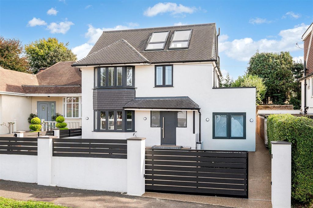 Property photo 1 of 31 Chapel Way, 102 (6).Jpg