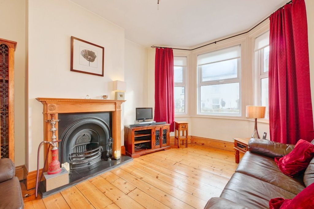 Property photo 3 of 19