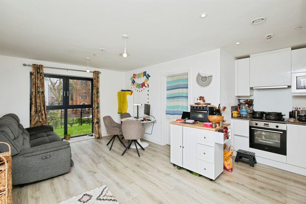 Additional image 6 of 2 bed flat for saleBilsborrow Avenue, Derby DE1