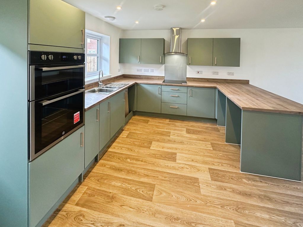 Property photo 3 of 17 Image