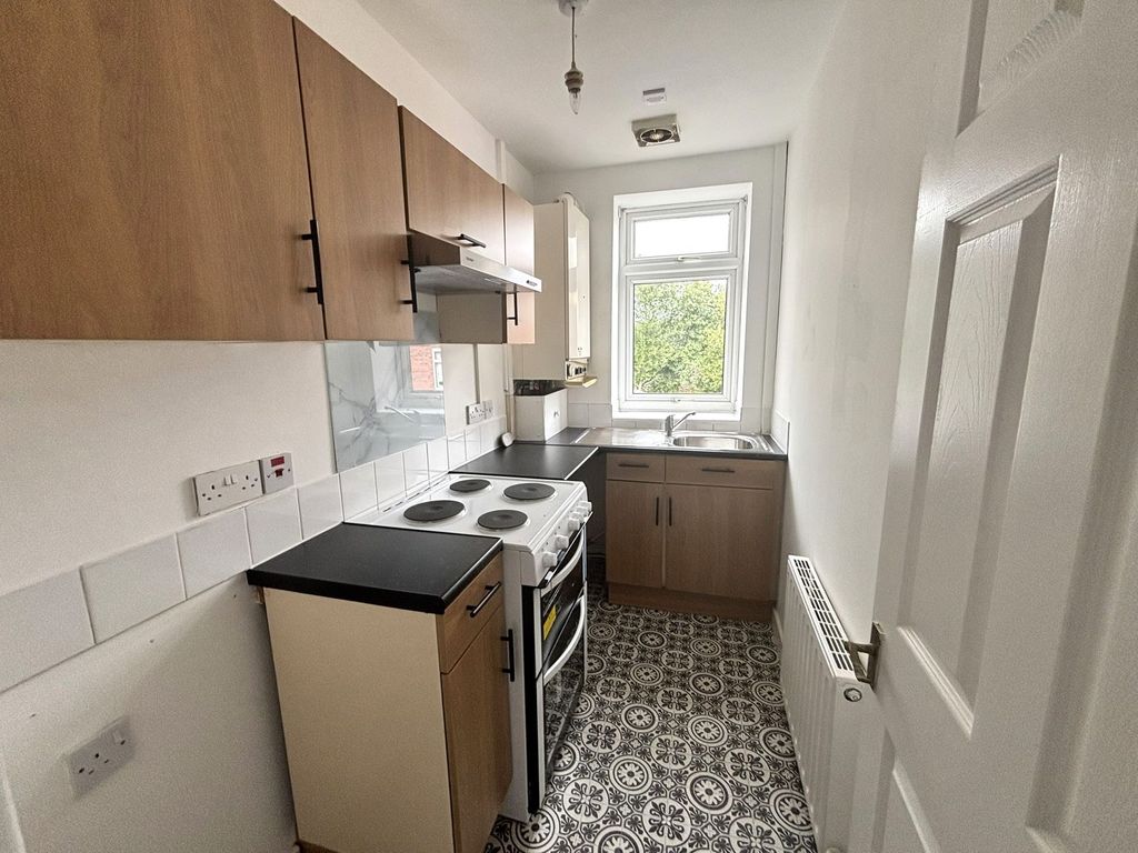 Property photo 3 of 5 Kitchen
