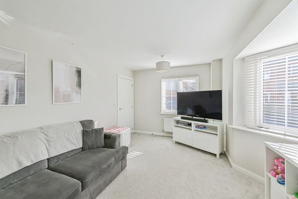 Property photo 3 of 24