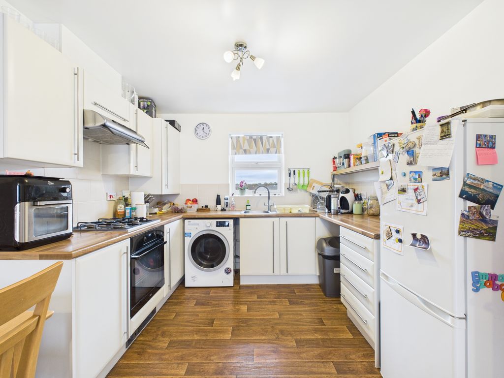 Property photo 3 of 15 Kitchen