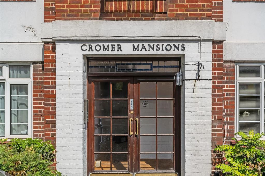 Property photo 2 of 15 F2-Cromer-Mansions-14.Jpg