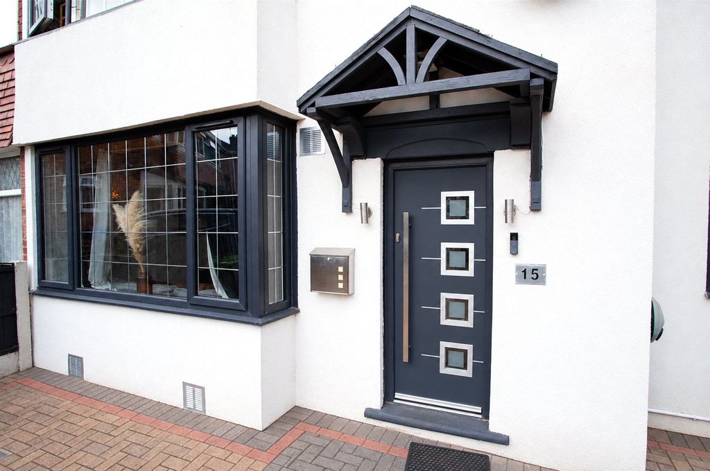 Property photo 2 of 39 Picture No. 73