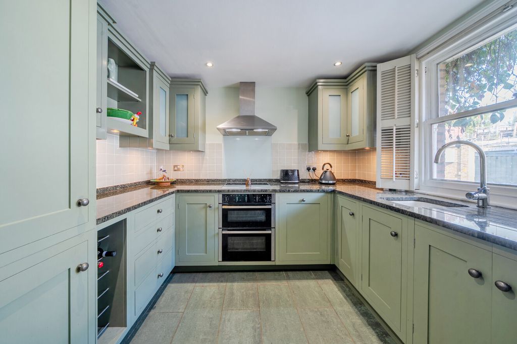 Property photo 3 of 21 1527139-10-1A0Ecc...