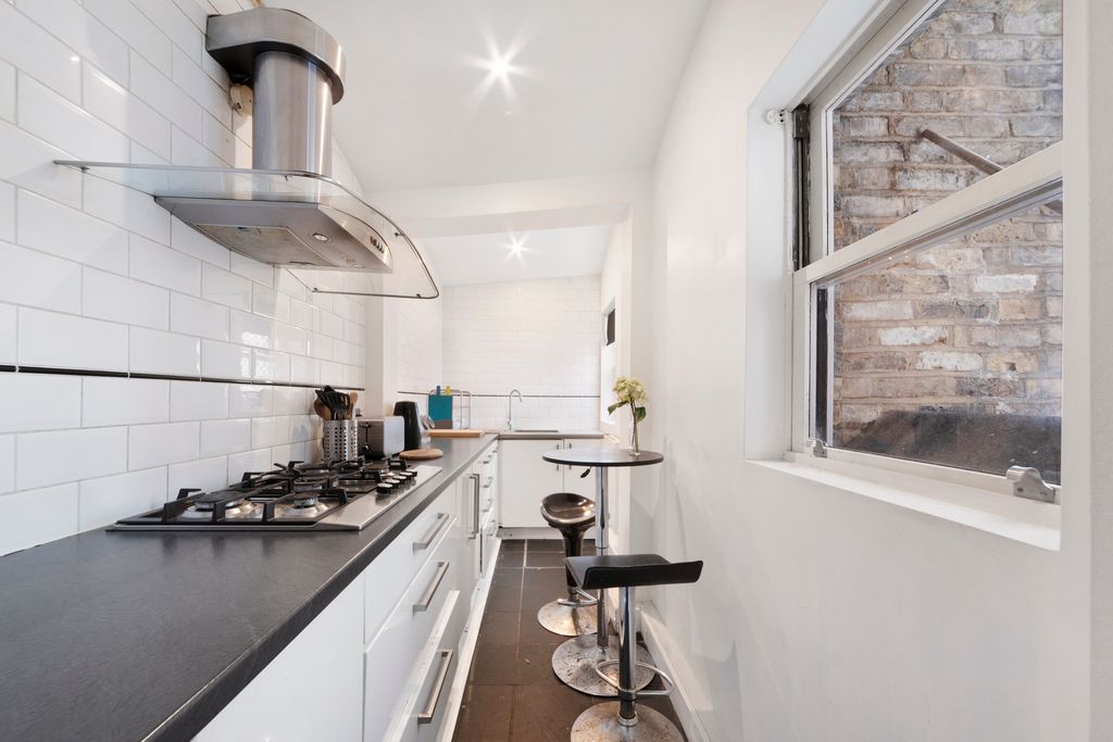 Property photo 3 of 9