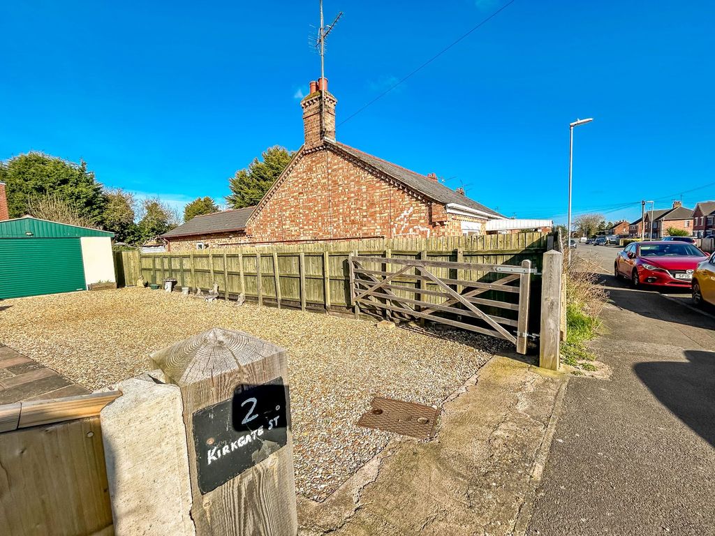 Property photo 2 of 22