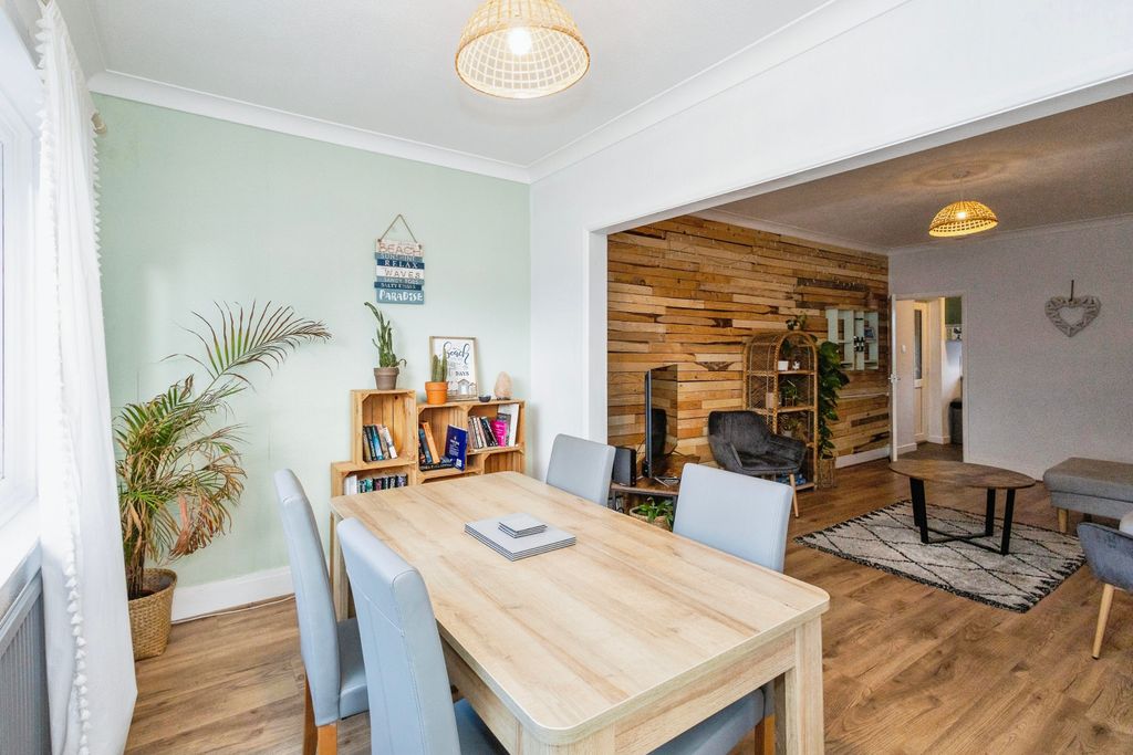 Property photo 3 of 13 Dining Room