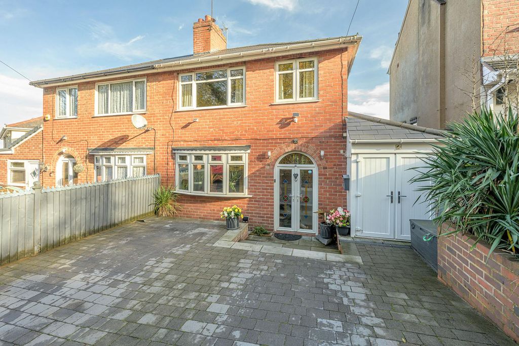 Property photo 1 of 22