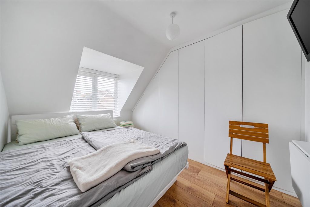 Property photo 2 of 17 1465496-1-6A0dc6701498B.Jpg