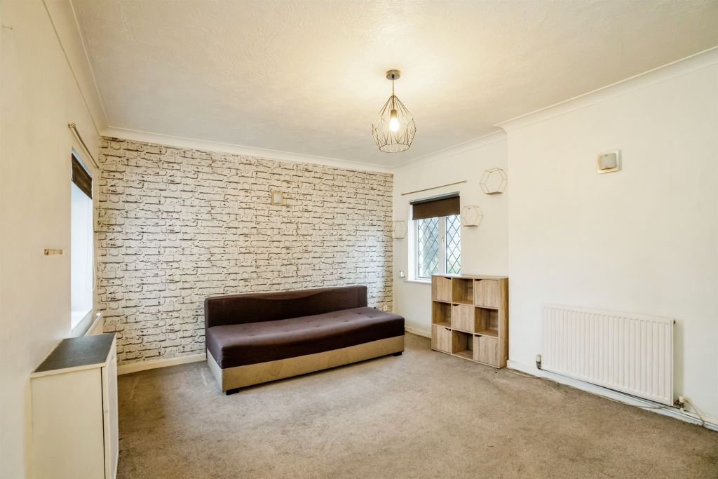 Property photo 3 of 6