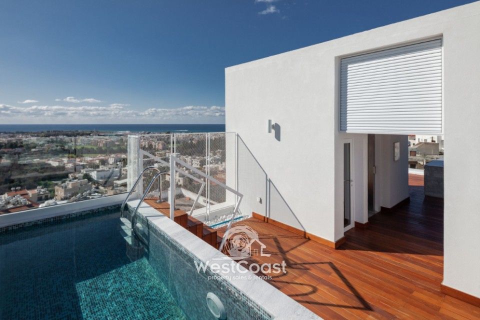 Property photo 2 of 23