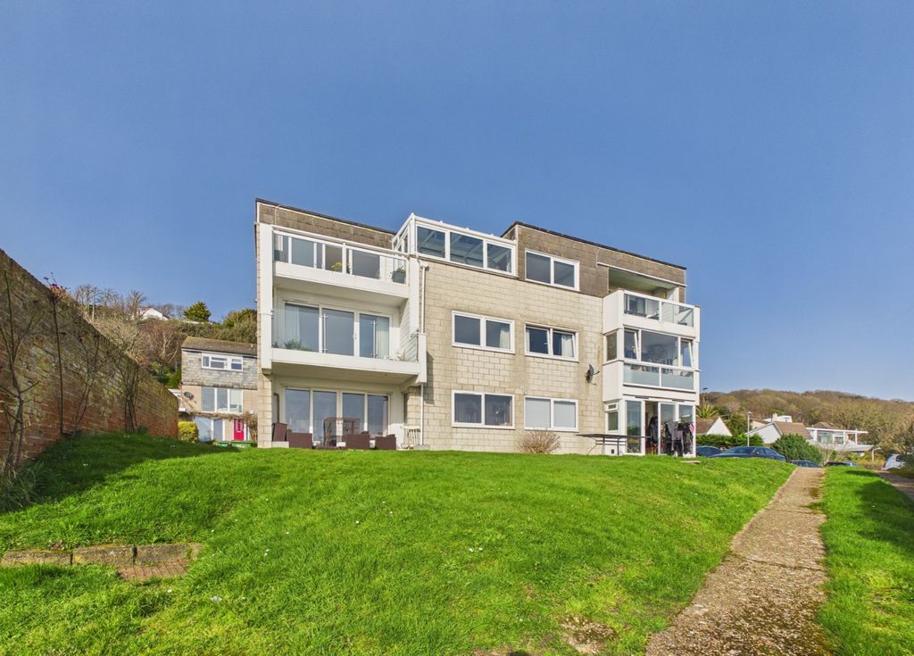 Property photo 2 of 20 Latchgate