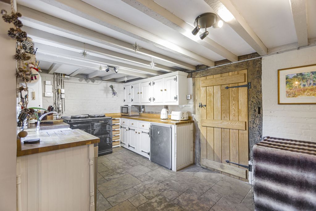 Property photo 2 of 24