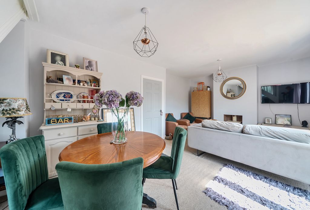 Property photo 2 of 12 1341461-5-68A71Ec...