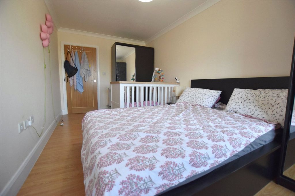 Property photo 3 of 8 Picture No. 04