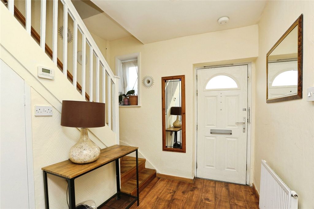 Property photo 2 of 16 Picture No. 24