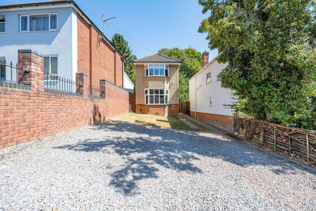 Property photo 1 of 28