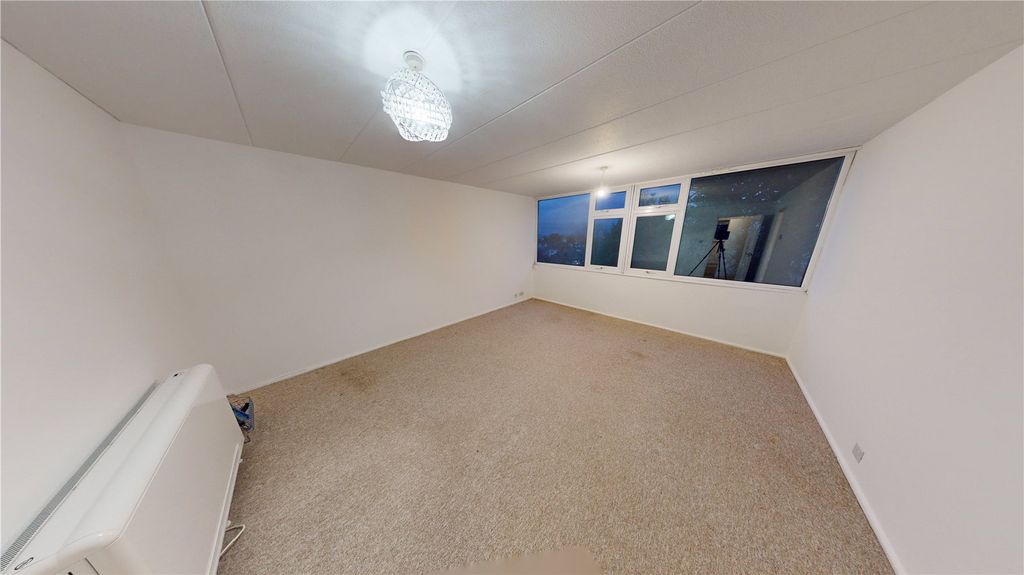 Property photo 2 of 7 Picture No. 15