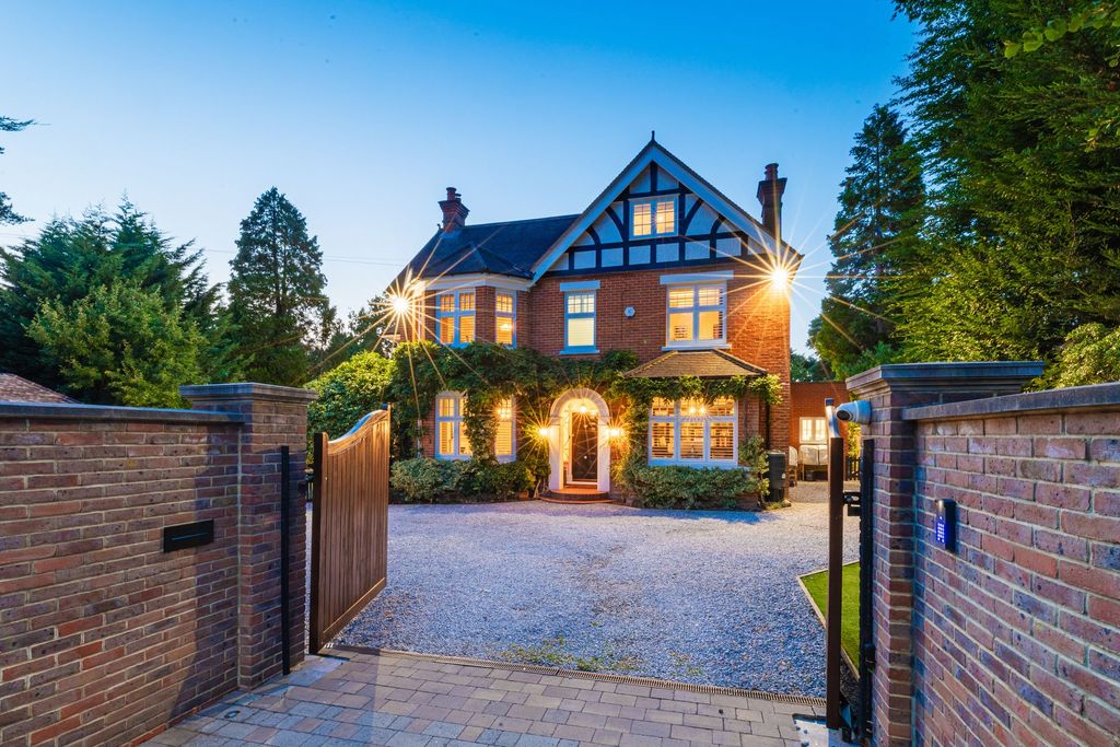 Property photo 2 of 49 Dusk Front