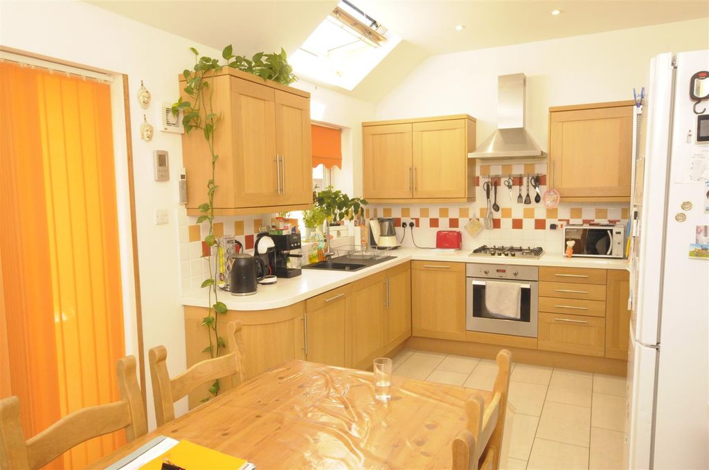 Property photo 2 of 12 Kitchen.Jpg