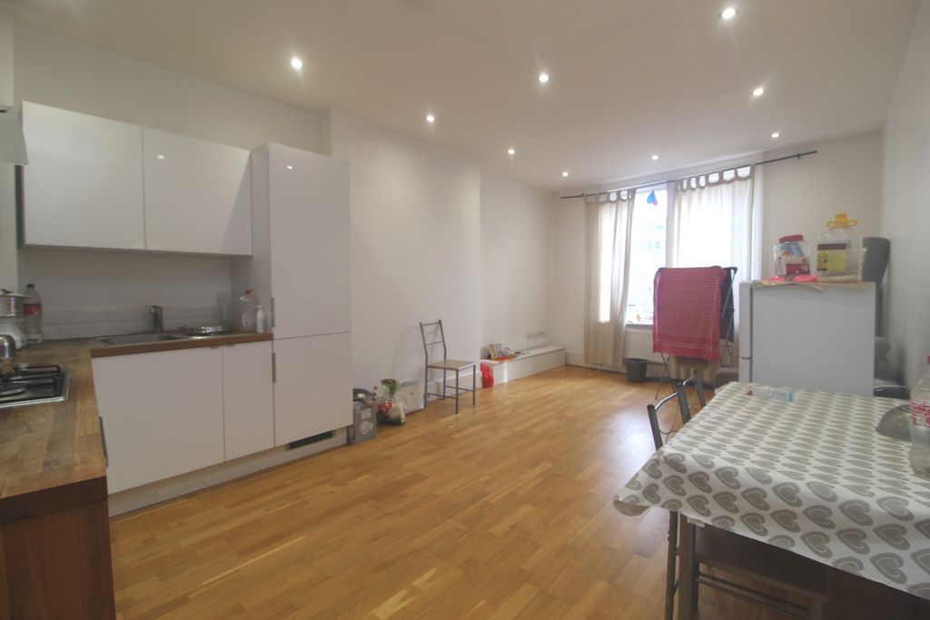 Property photo 2 of 5 1018111