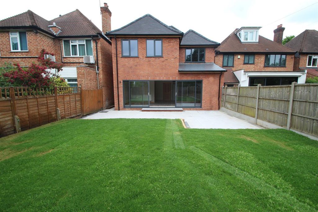 Property photo 1 of 19 Rear Elevation &amp; Garden_77 Hp Rd.Jpg