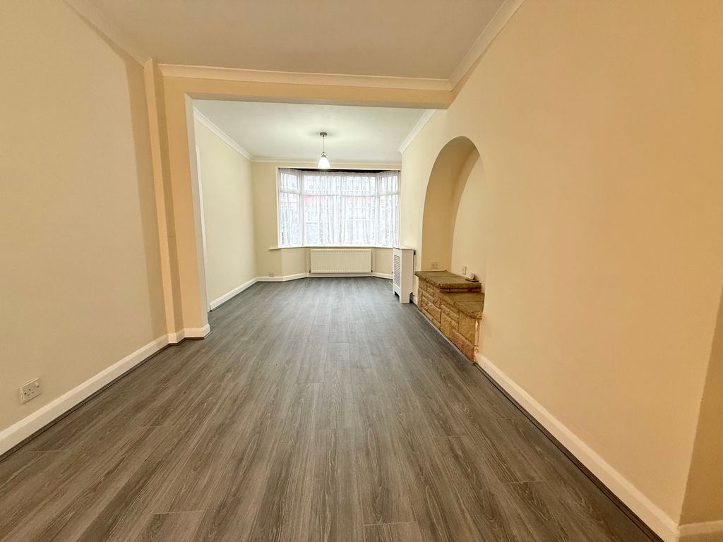 Property photo 3 of 12 Img_2325