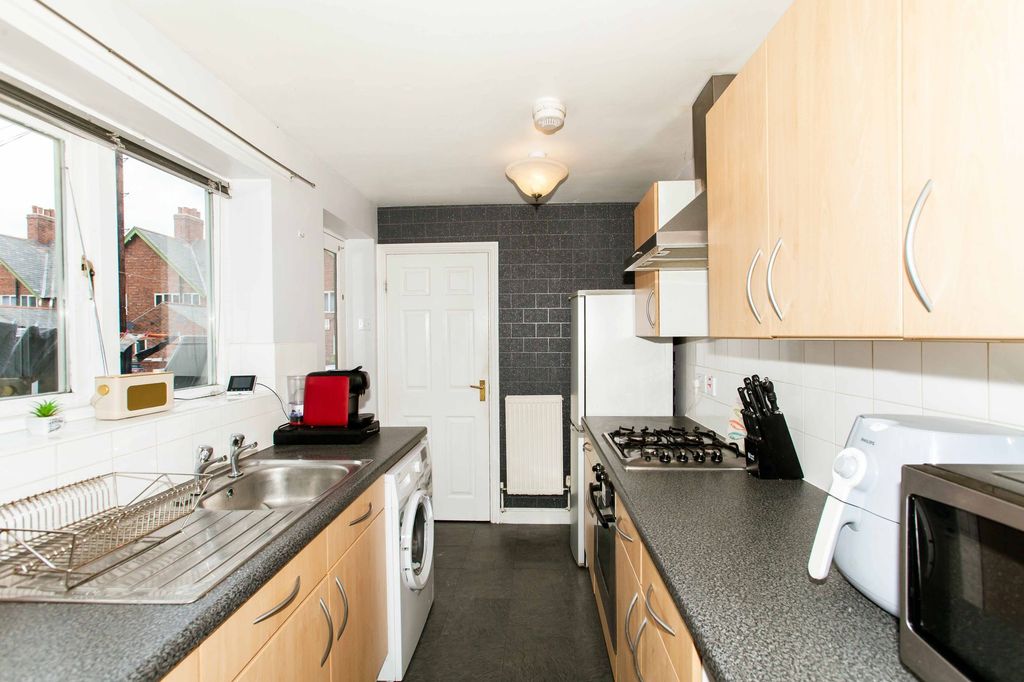 Property photo 2 of 22