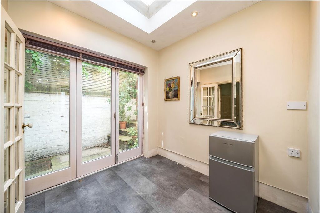 Property photo 3 of 7