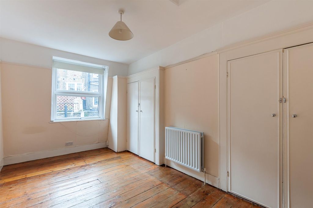 Property photo 3 of 4